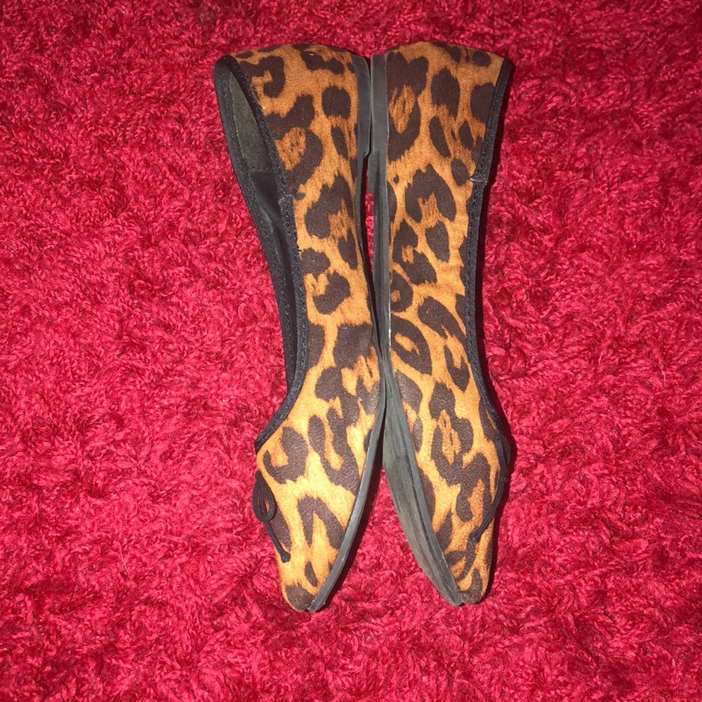 Excellent condition leopard flats - Picture 3 of 6